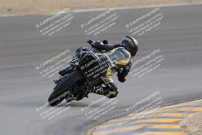 media/Dec-17-2022-SoCal Trackdays (Sat) [[224abd9271]]/Turn 10 Backside (120pm)/